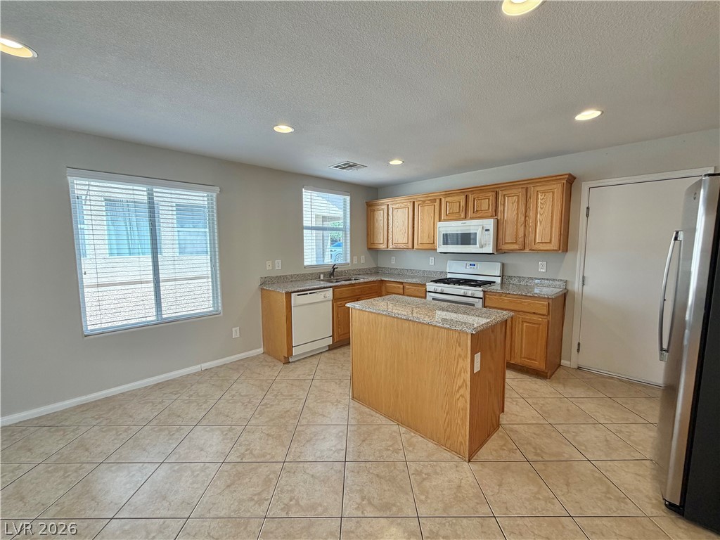6435 Sean Creek Street Property Photo 7