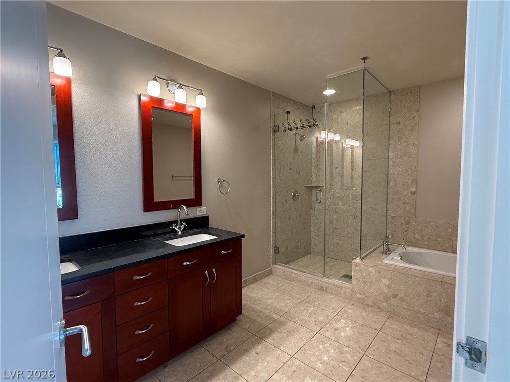 4575 Dean Martin Drive 2008 Property Photo 15