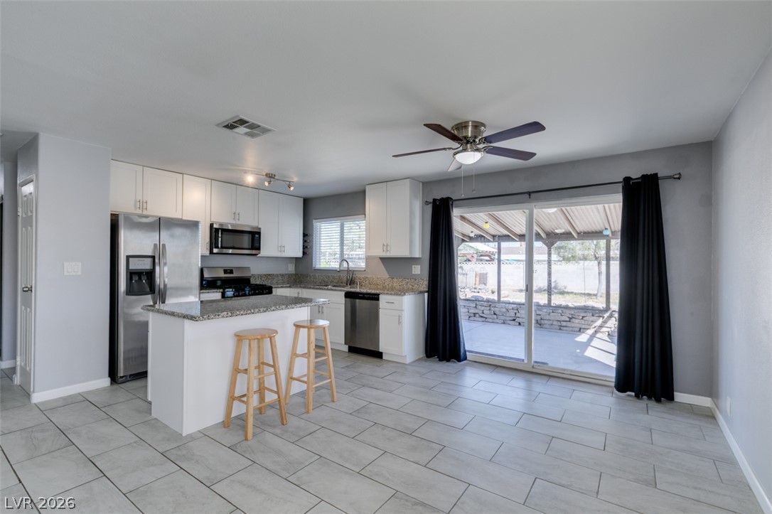 4030 Vegas Valley Drive Property Photo 16