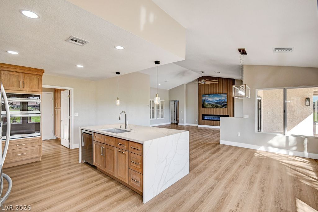 9437 Eagle Valley Drive Property Photo 11