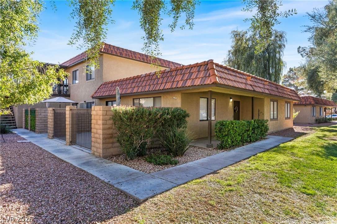 735 Apple Tree Court Property Photo 1