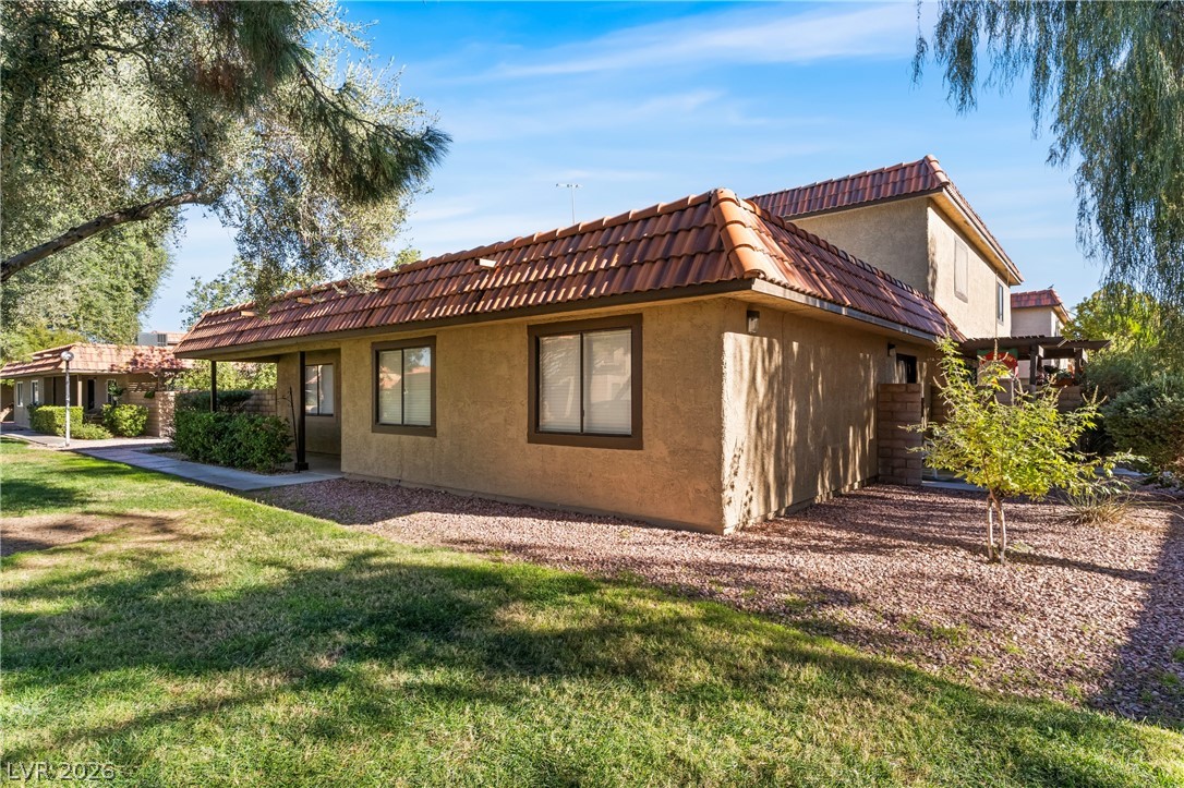 735 Apple Tree Court Property Photo 2