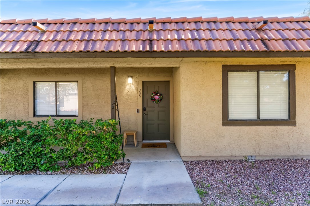 735 Apple Tree Court Property Photo 3