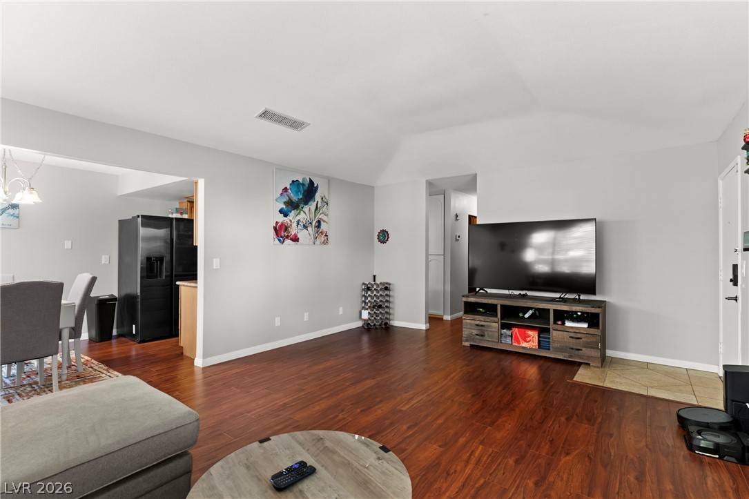735 Apple Tree Court Property Photo 6