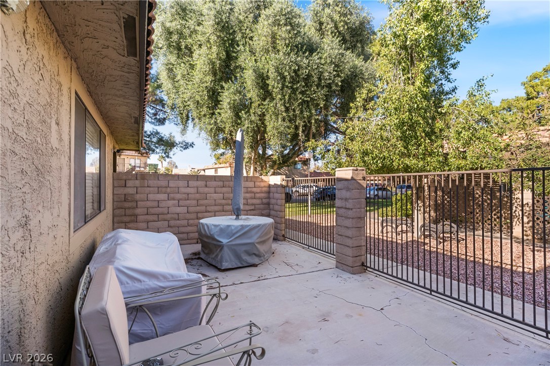 735 Apple Tree Court Property Photo 32