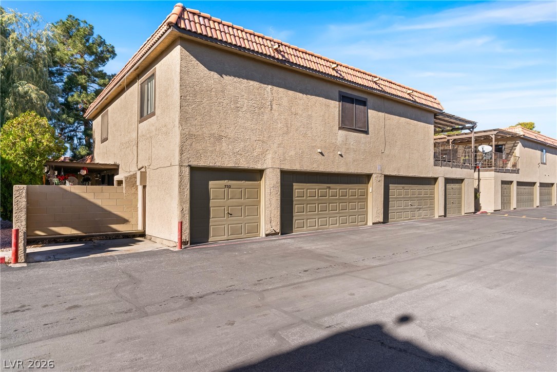 735 Apple Tree Court Property Photo 34