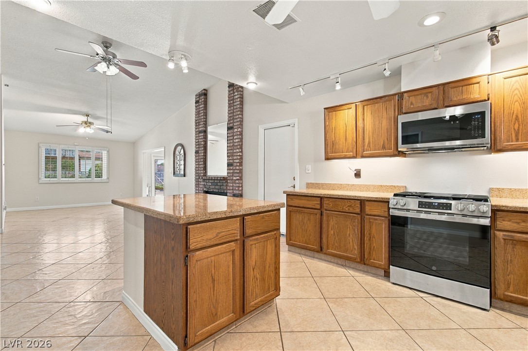 4626 Lost Creek Court Property Photo 10