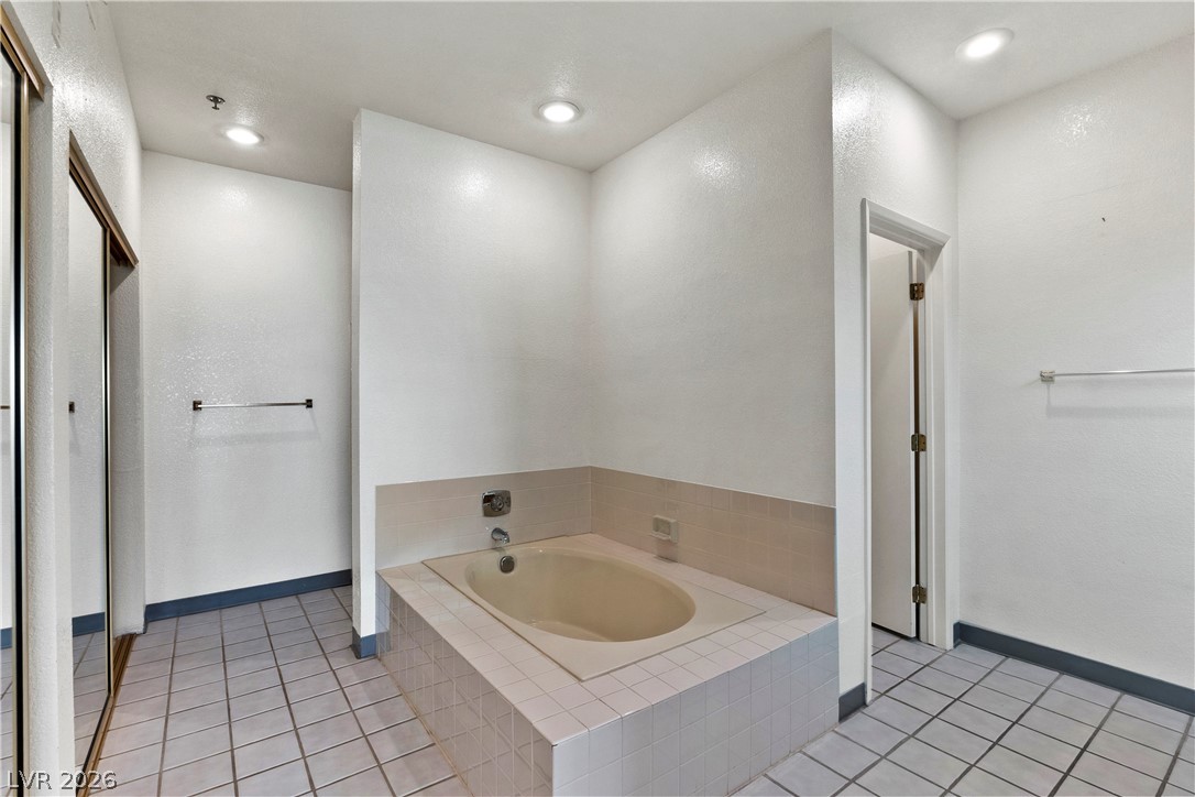 3827 Desert Marina Drive 211 Property Photo 26