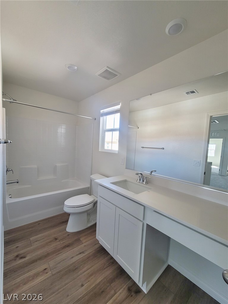 2490 Bellinzona Place Property Photo 12