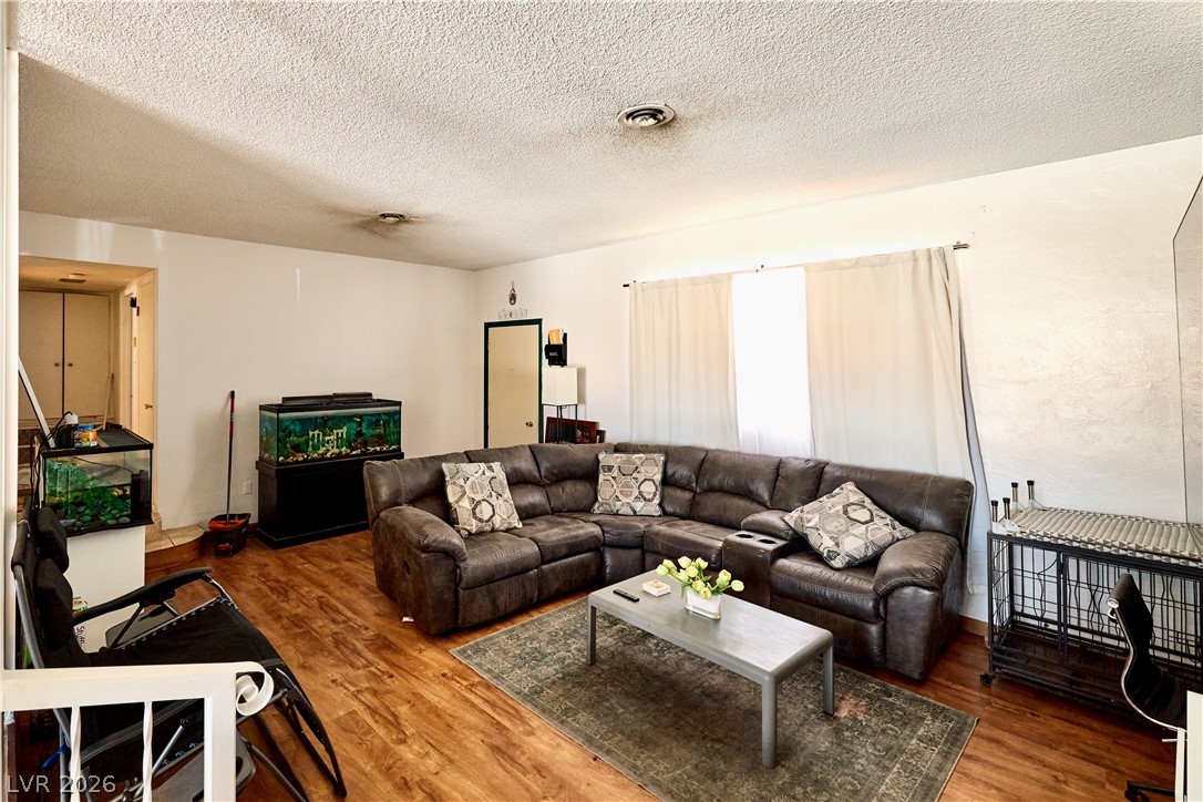 4504 Exposition Avenue Property Photo 4