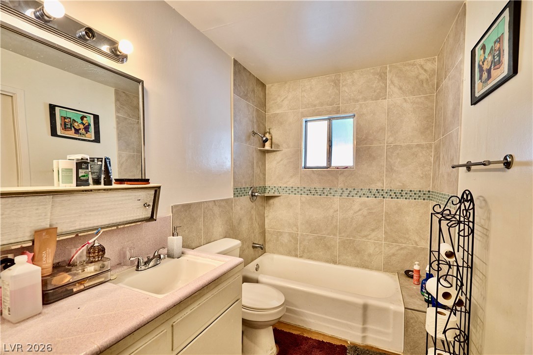 4504 Exposition Avenue Property Photo 9