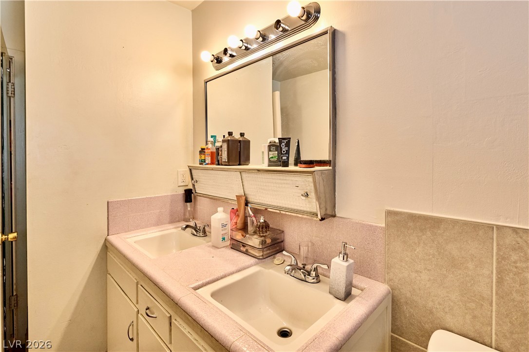 4504 Exposition Avenue Property Photo 10