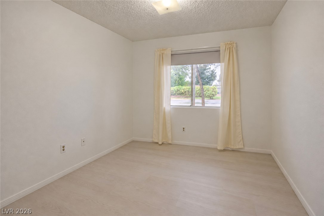 2040 Liston Avenue Property Photo 6
