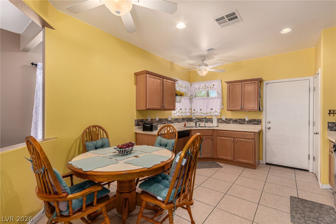 5911 Corbin Avenue Property Photo 9