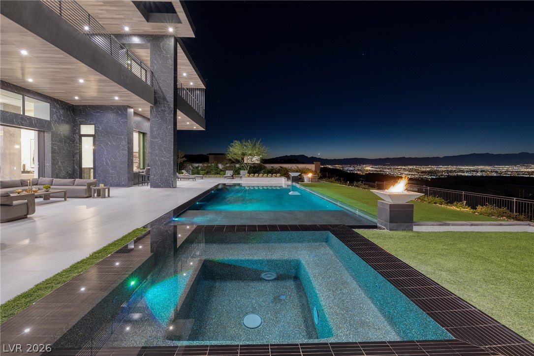 5 Sunset Strip Property Photo 2