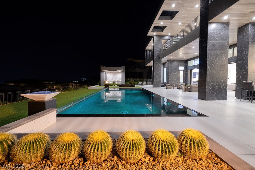 5 Sunset Strip Property Photo 4