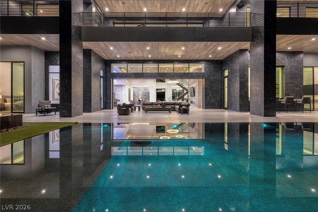 5 Sunset Strip Property Photo 6