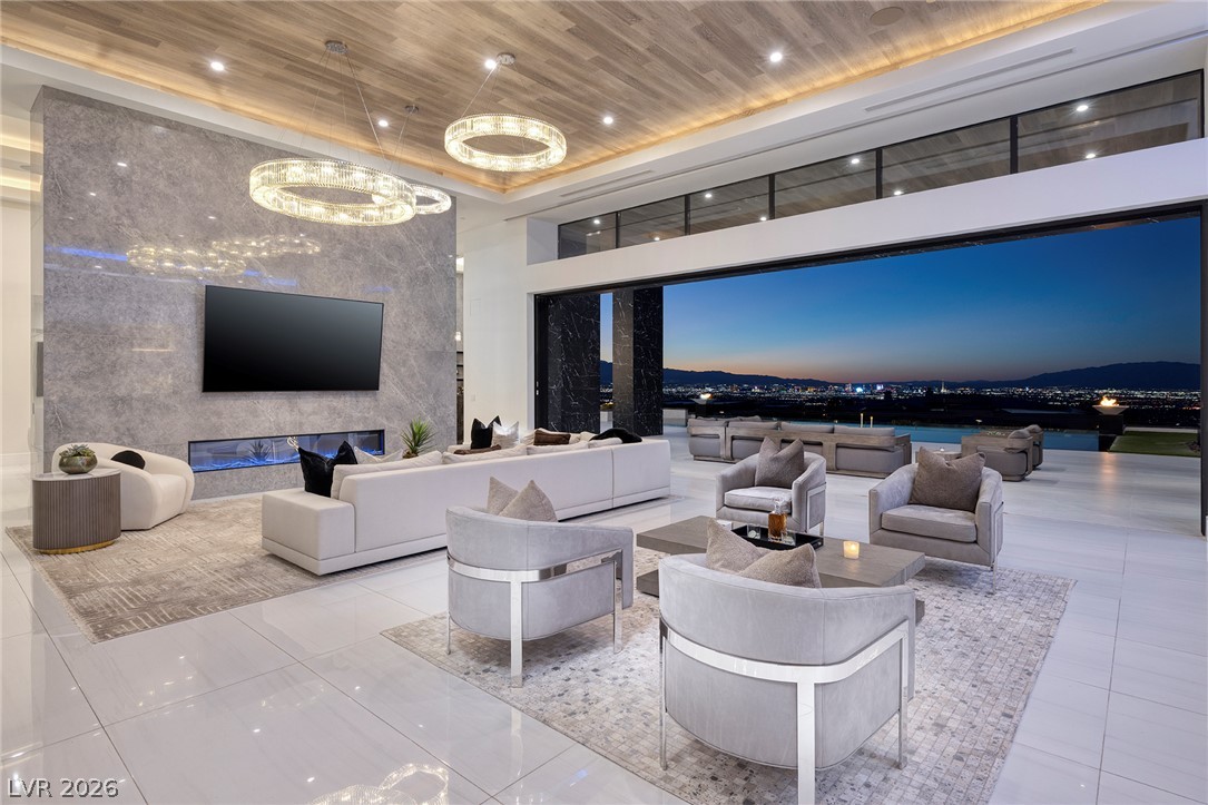 5 Sunset Strip Property Photo 8