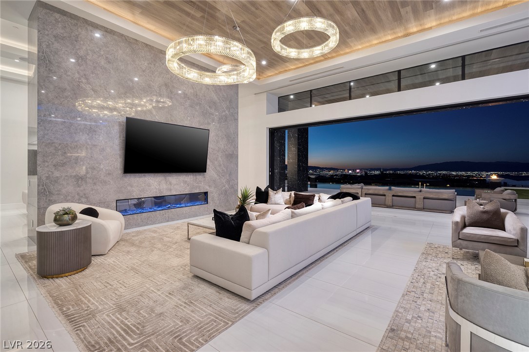 5 Sunset Strip Property Photo 9