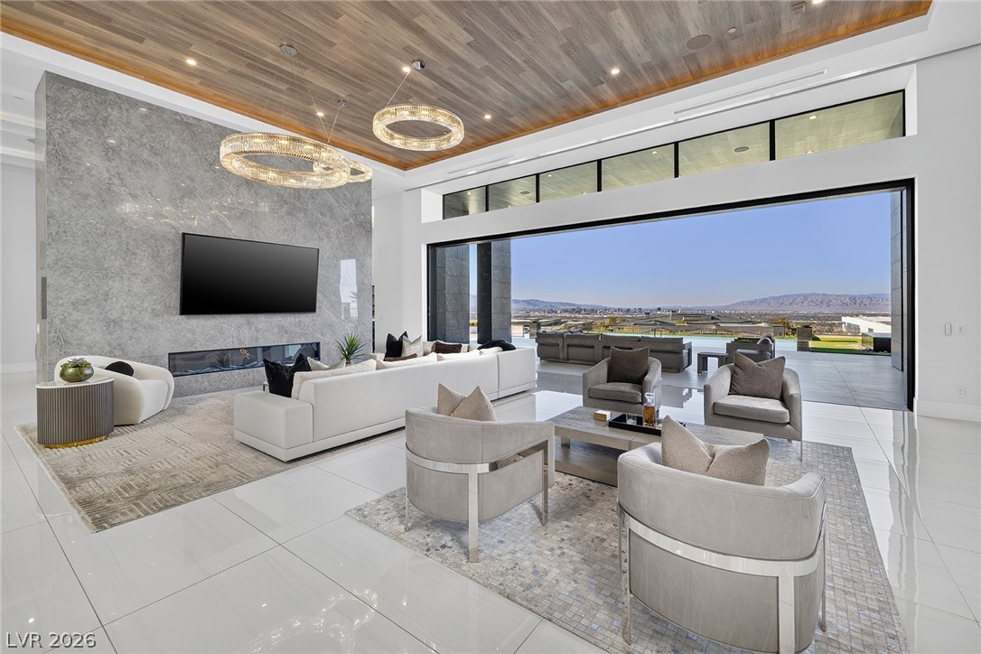 5 Sunset Strip Property Photo 11