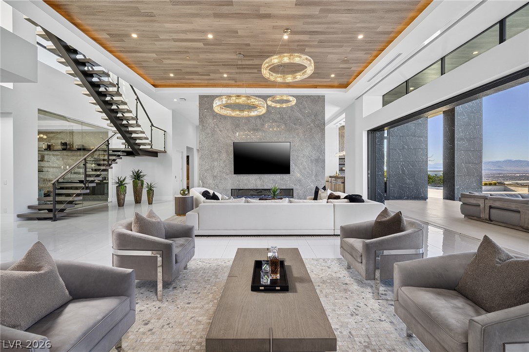 5 Sunset Strip Property Photo 13