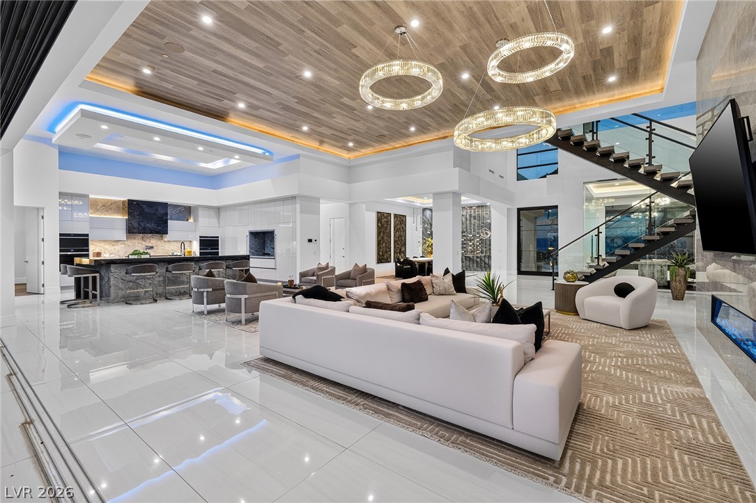 5 Sunset Strip Property Photo 14