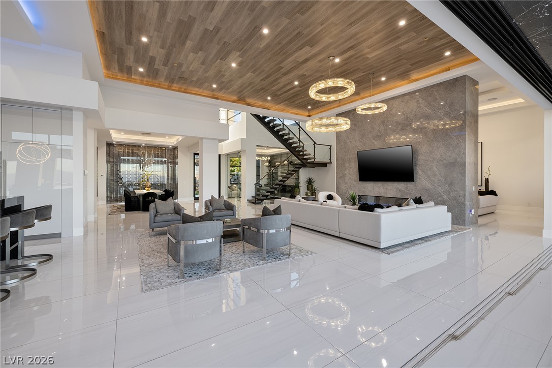 5 Sunset Strip Property Photo 15