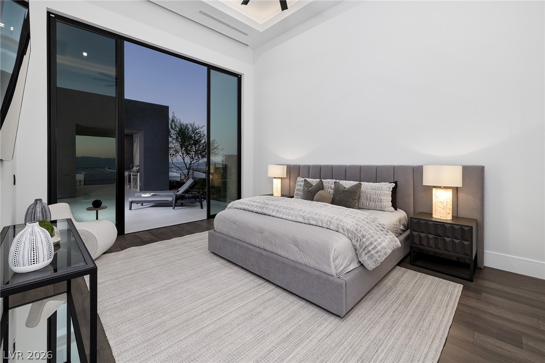 5 Sunset Strip Property Photo 43