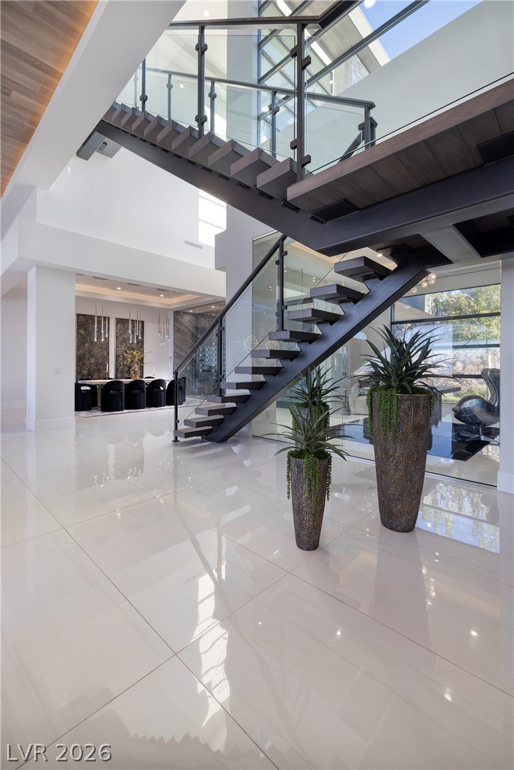 5 Sunset Strip Property Photo 45