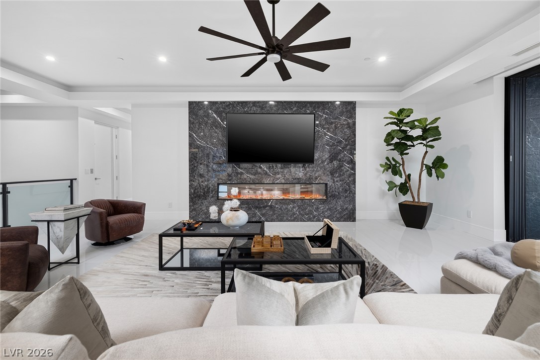 5 Sunset Strip Property Photo 49