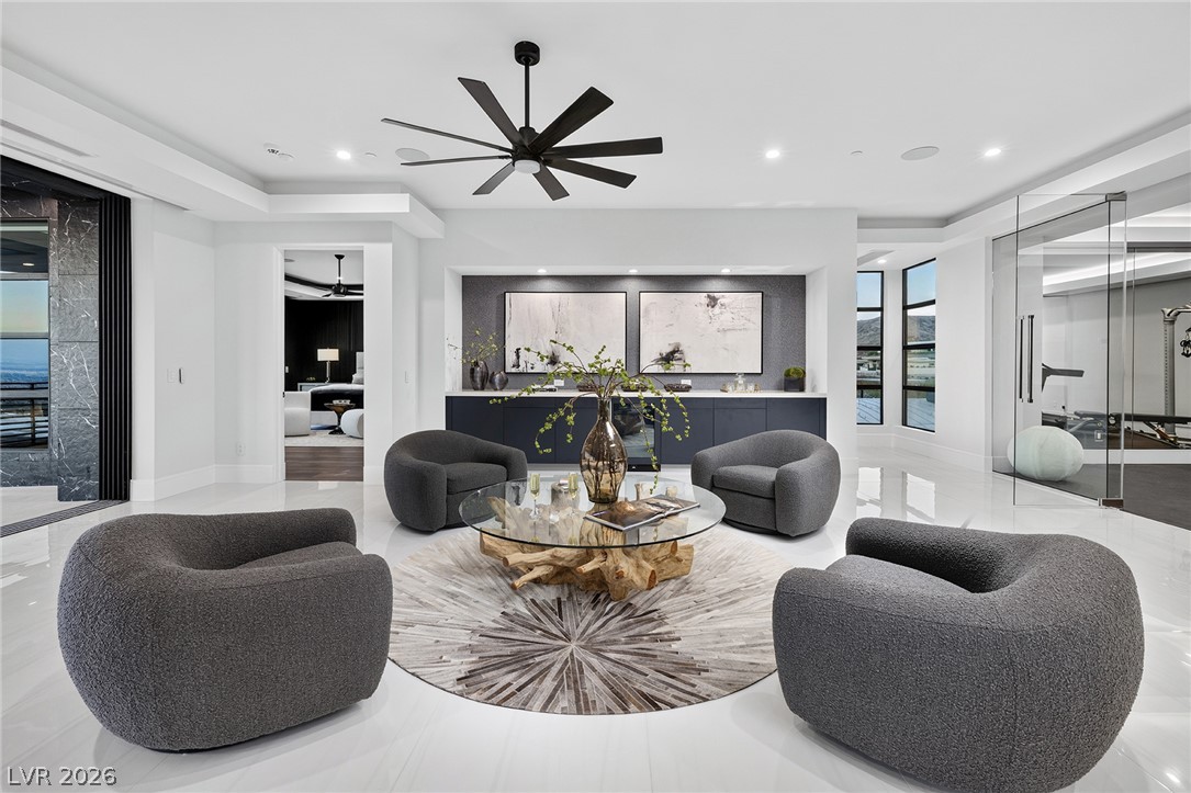 5 Sunset Strip Property Photo 50