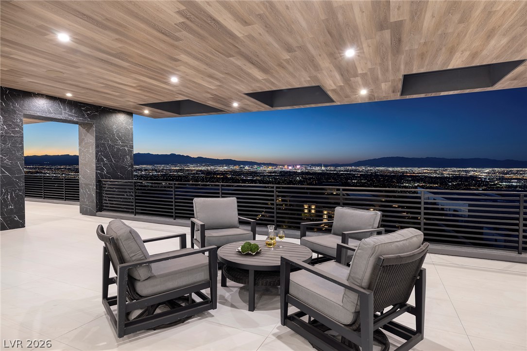 5 Sunset Strip Property Photo 51