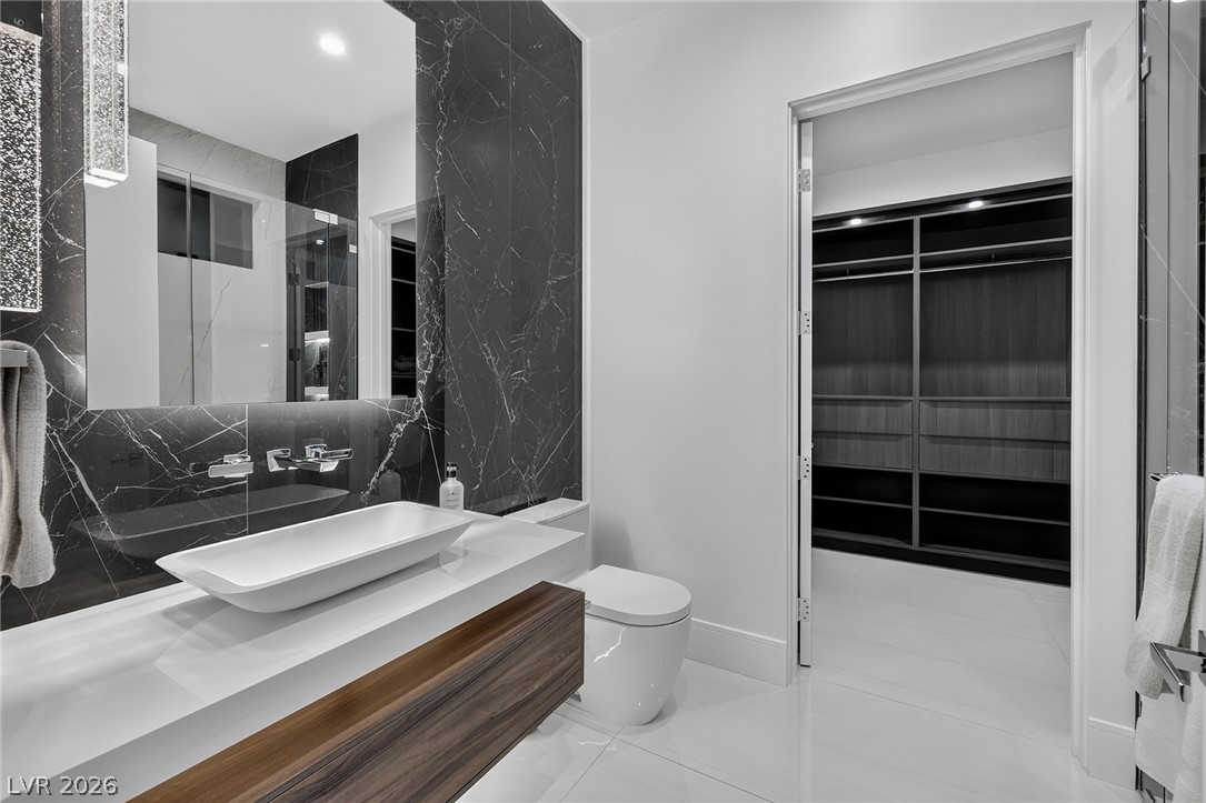 5 Sunset Strip Property Photo 60
