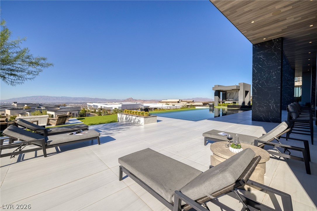 5 Sunset Strip Property Photo 62