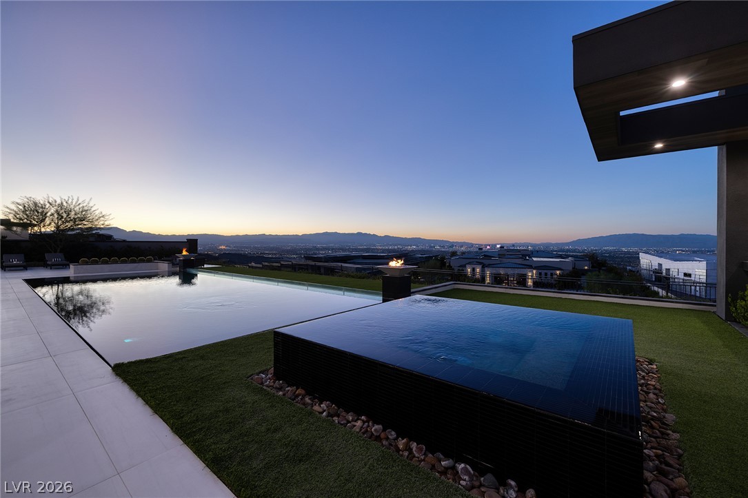 5 Sunset Strip Property Photo 68