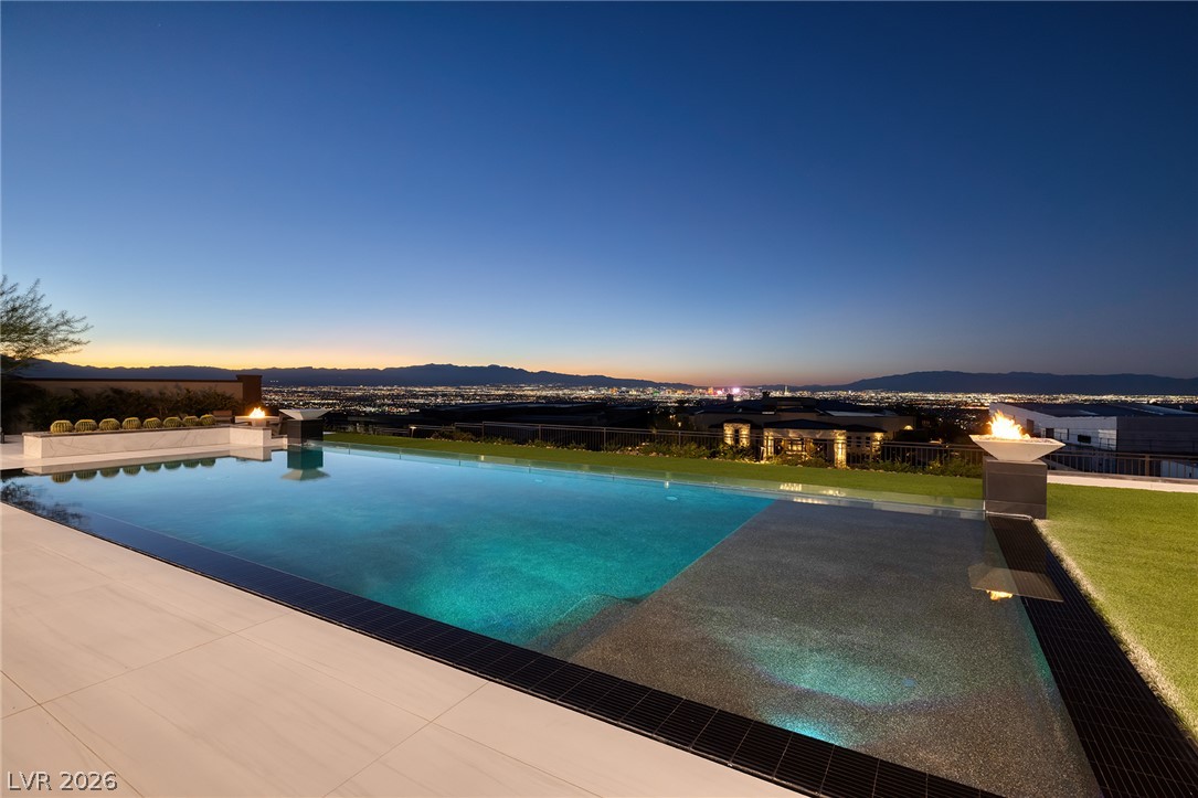 5 Sunset Strip Property Photo 69