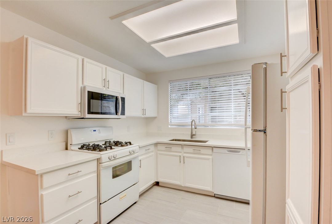 830 Carnegie Street 213 Property Photo 10