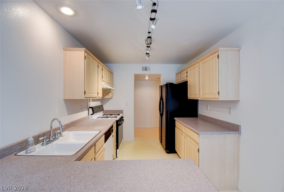 1606 Box Step Drive Property Photo 8