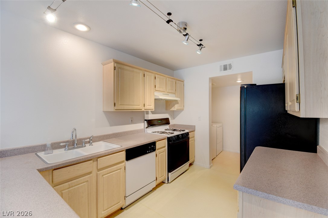 1606 Box Step Drive Property Photo 9