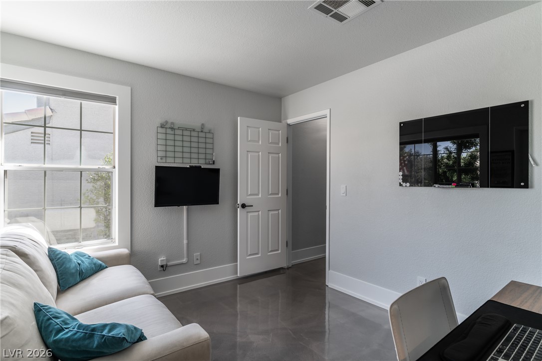 2104 Preakness Pass Property Photo 27