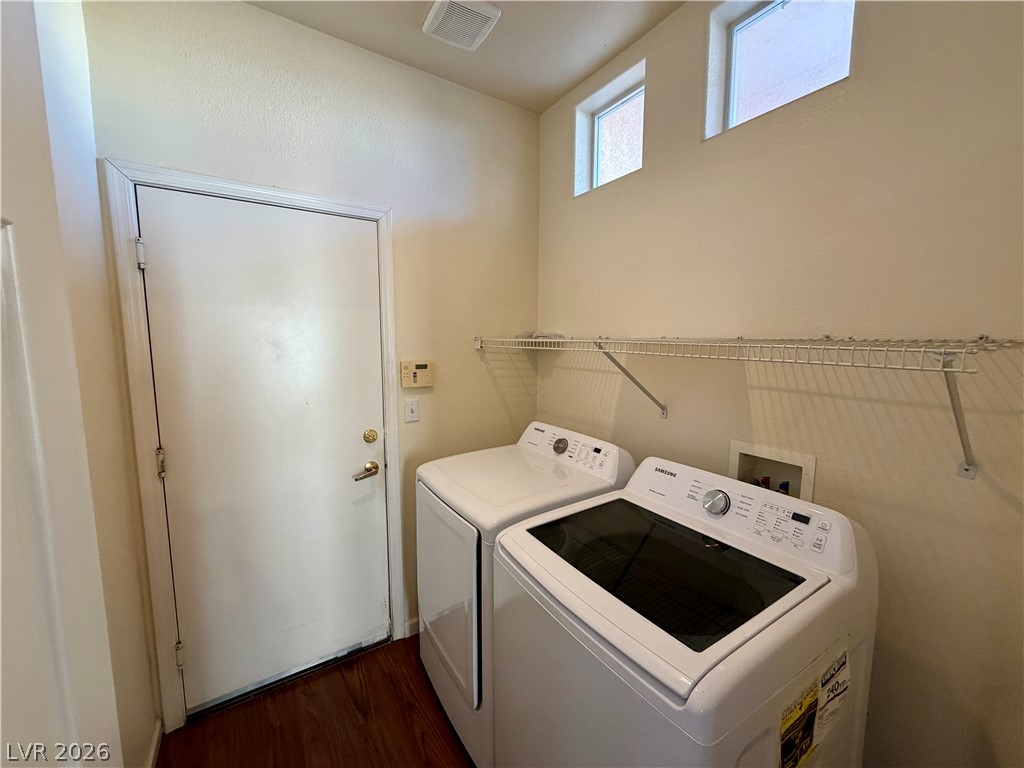 1594 Raining Hills Street Property Photo 9