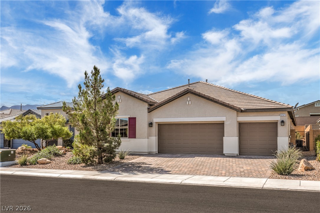 6341 Regina Ridge Street Property Photo 3