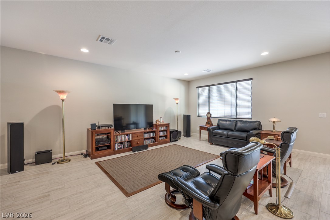 6341 Regina Ridge Street Property Photo 7