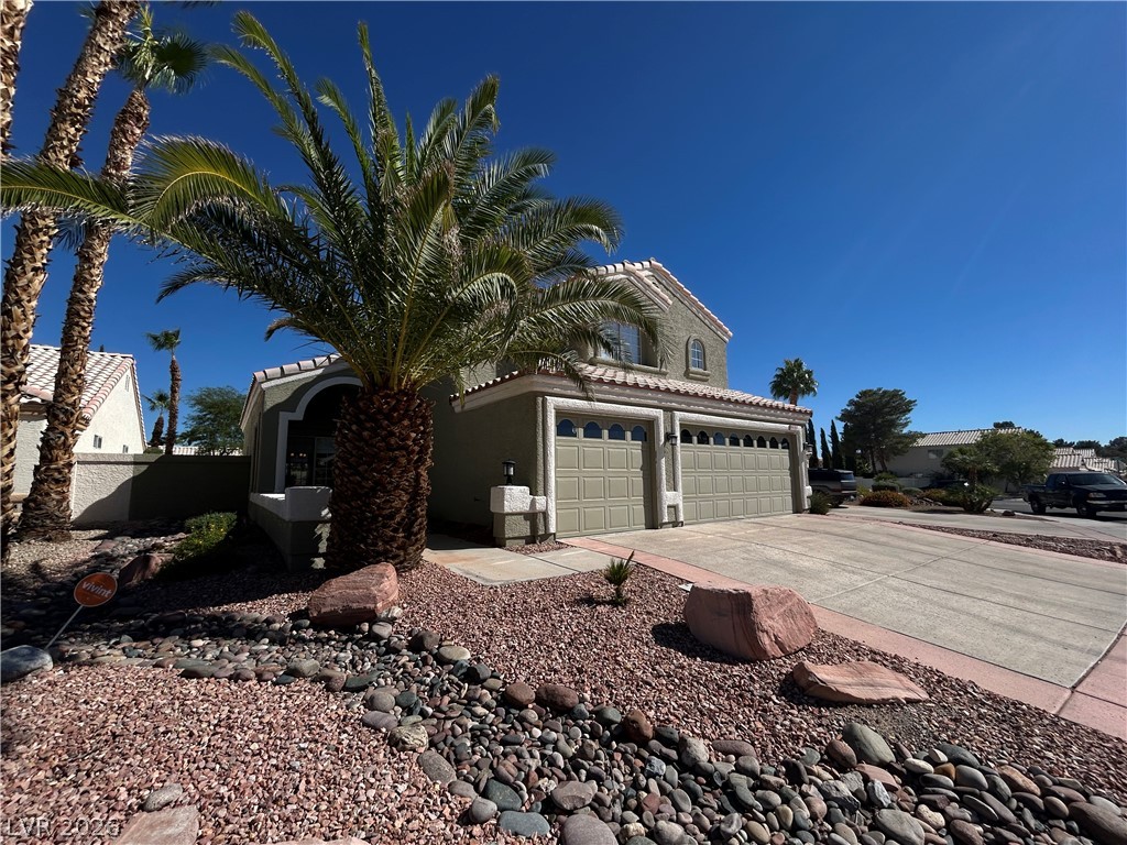 2208 Marble Gorge Drive Property Photo 2
