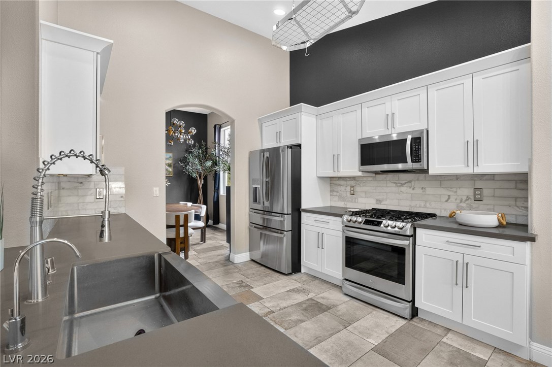11212 Dell Cliffs Court Property Photo 1