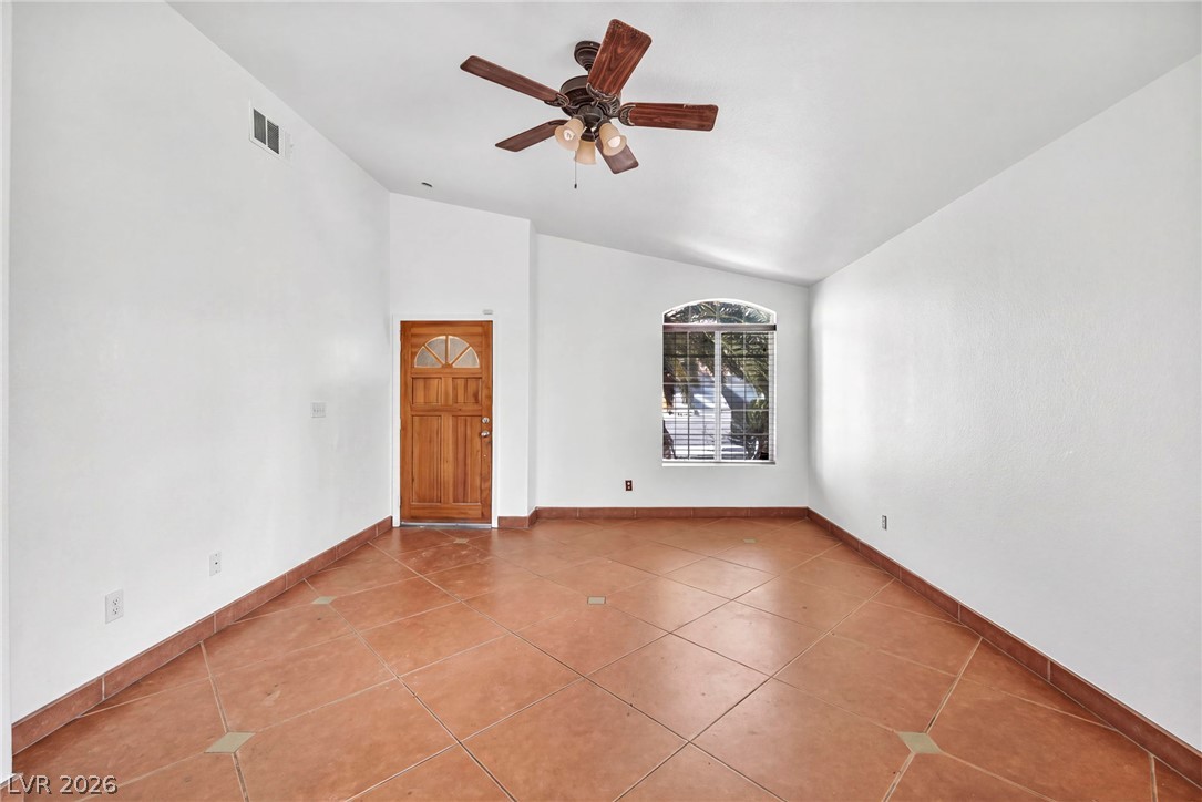 4906 Via Luis Court Property Photo 5