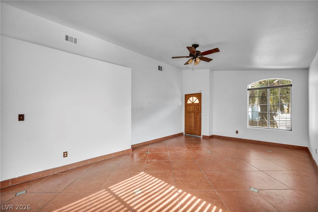 4906 Via Luis Court Property Photo 6