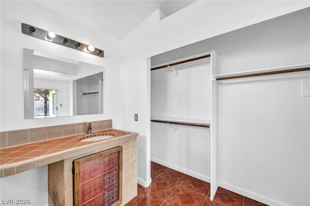 4906 Via Luis Court Property Photo 29