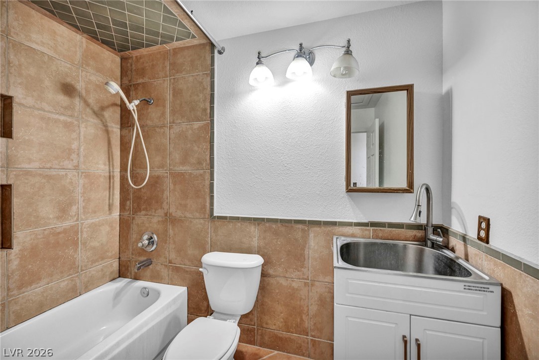 4906 Via Luis Court Property Photo 32
