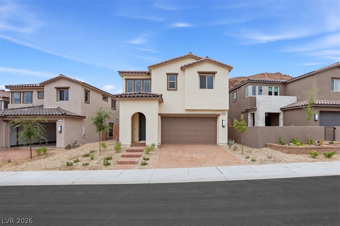 46 Via Montoro Property Photo 1